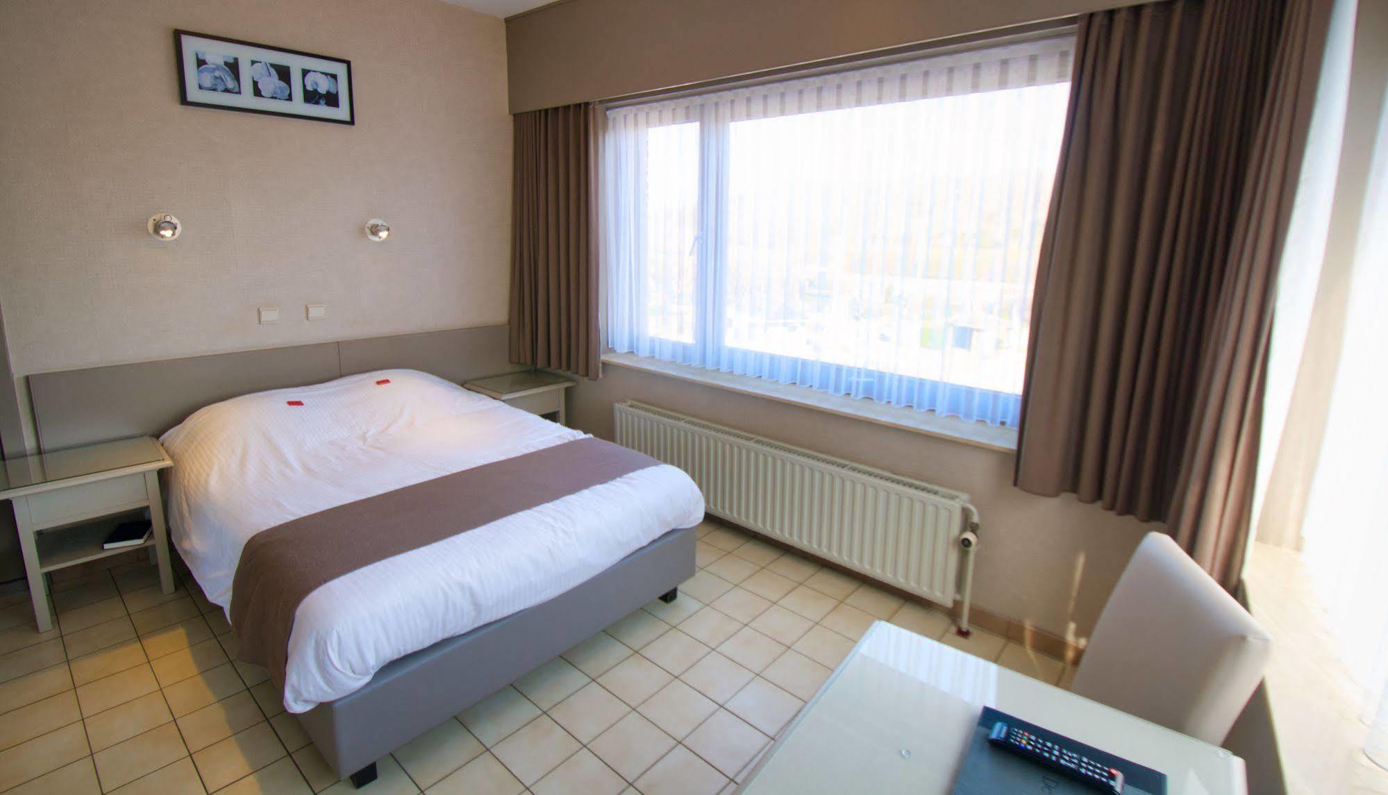 Hotel De Golf Bredene Exteriör bild